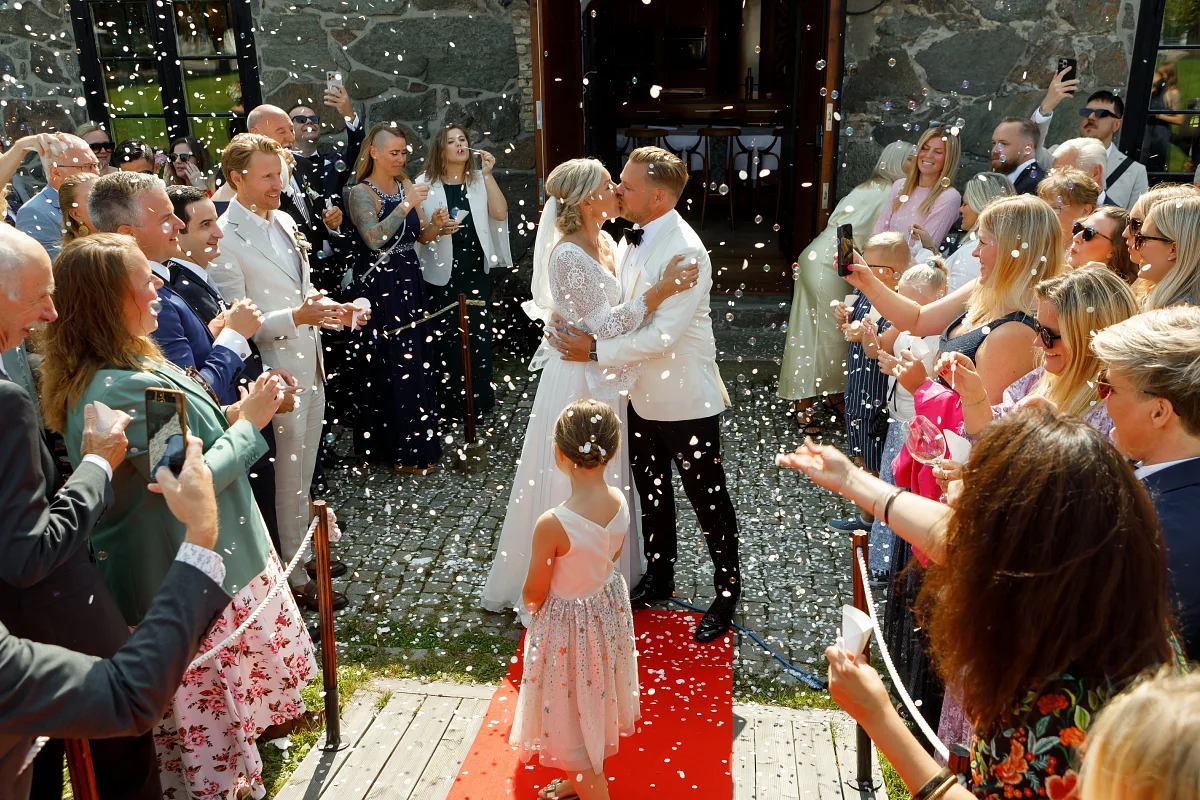 Portfolio of a wedding photographer showcasing beautiful wedding moments