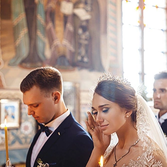 Stunning wedding photoshoot capturing candid moments