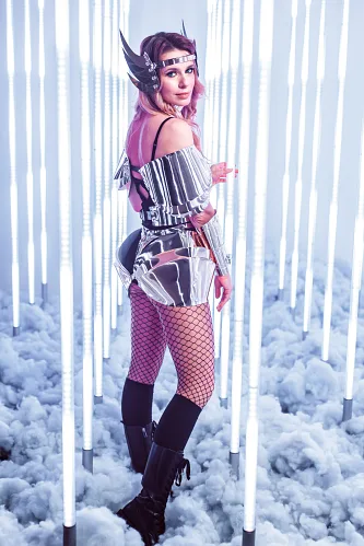 Kate Burningman — Födelsedagsfest, story 004