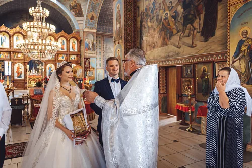 Tanya and Bogdan Wedding in church — фото 97