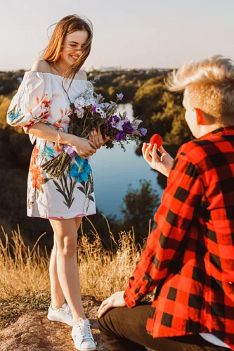 Eugenia and Aleks Engagement on a hils — фото 39